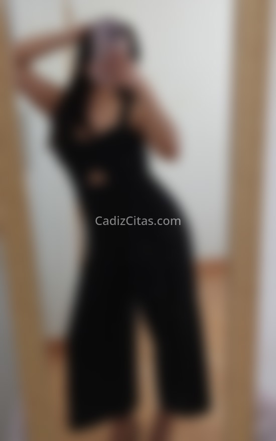 Nazarena, morena latina. 634189873. Citas en CÁDIZ, CÁDIZ. www.cadizcitas.com.