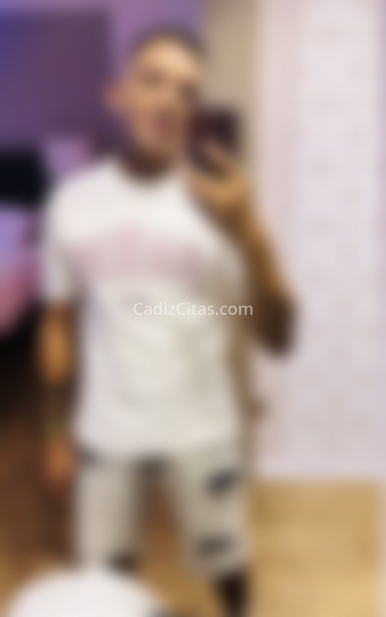 Gabriel, latino. 631126262. Citas en CÁDIZ, CÁDIZ. www.cadizcitas.com.