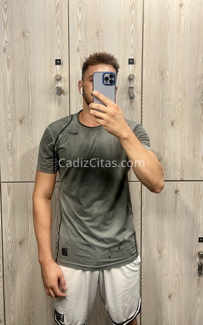 Gustavo, enrollado y sociable. 677799518. Citas en CÁDIZ, CÁDIZ. www.cadizcitas.com.