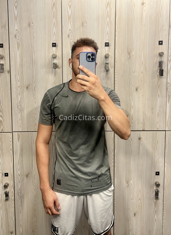 Gustavo, enrollado y sociable. 677799518. Citas en CÁDIZ, CÁDIZ. www.cadizcitas.com.
