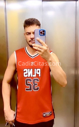 Gustavo, enrollado y sociable. 677799518. Citas en CÁDIZ, CÁDIZ. www.cadizcitas.com.