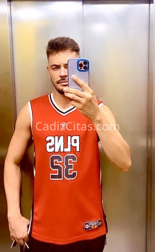 Gustavo, enrollado y sociable. 677799518. Citas en CÁDIZ, CÁDIZ. www.cadizcitas.com.