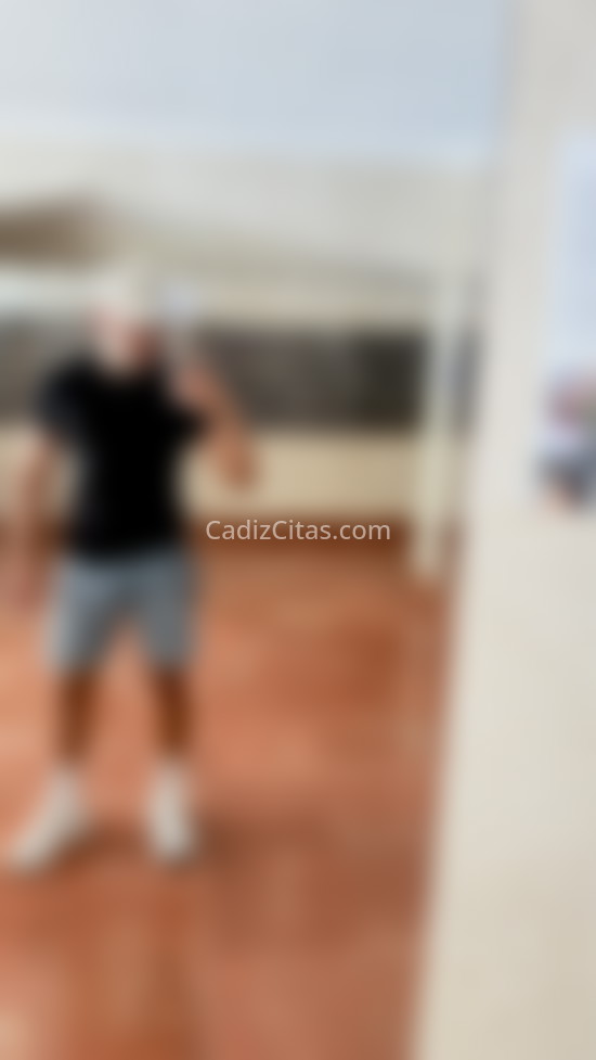 Luis, latino recién llegado. 634931641. Citas en CÁDIZ, CÁDIZ. www.cadizcitas.com.