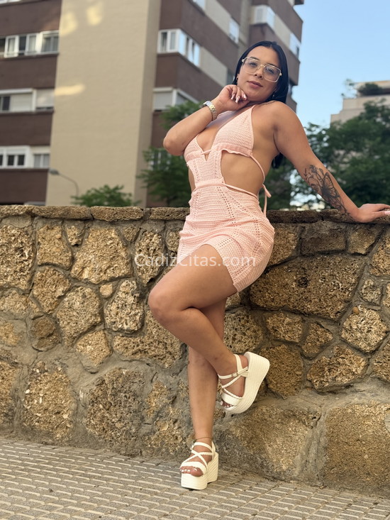 Sara, latina de 24 años. 670642365. Citas en CÁDIZ, CÁDIZ. www.cadizcitas.com.