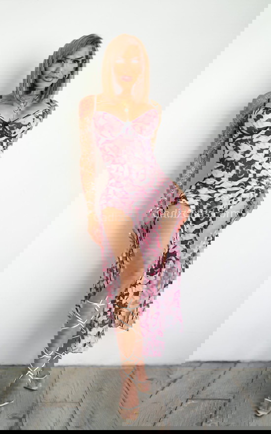 Daniela, hermosa trans con porte modelo. 697217910. Citas en CÁDIZ, CÁDIZ. www.cadizcitas.com.