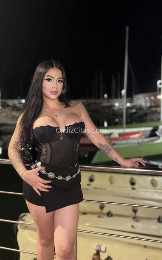 Sara, hermosa pelinegra tatuada. 613450897. Citas en CÁDIZ, CÁDIZ. www.cadizcitas.com.