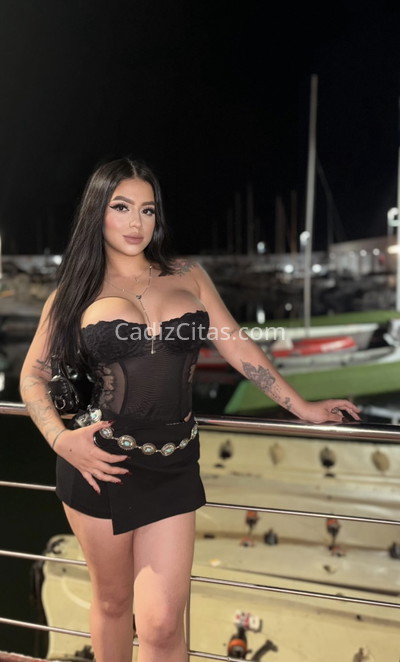 Sara, hermosa pelinegra tatuada. 613450897. Citas en CÁDIZ, CÁDIZ. www.cadizcitas.com.